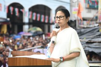 ಗುಂಡು ಹಾರಿಸಿದರು ಚಿಂತೆಯಿಲ್ಲ, ಬಂಗಾಳಿ ಭಾಷೆಯ ಅವಮಾನದ ವಿರುದ್ಧ ಹೋರಾಡುತ್ತೇನೆ: ಮಮತಾ| Mamata Banerjee
